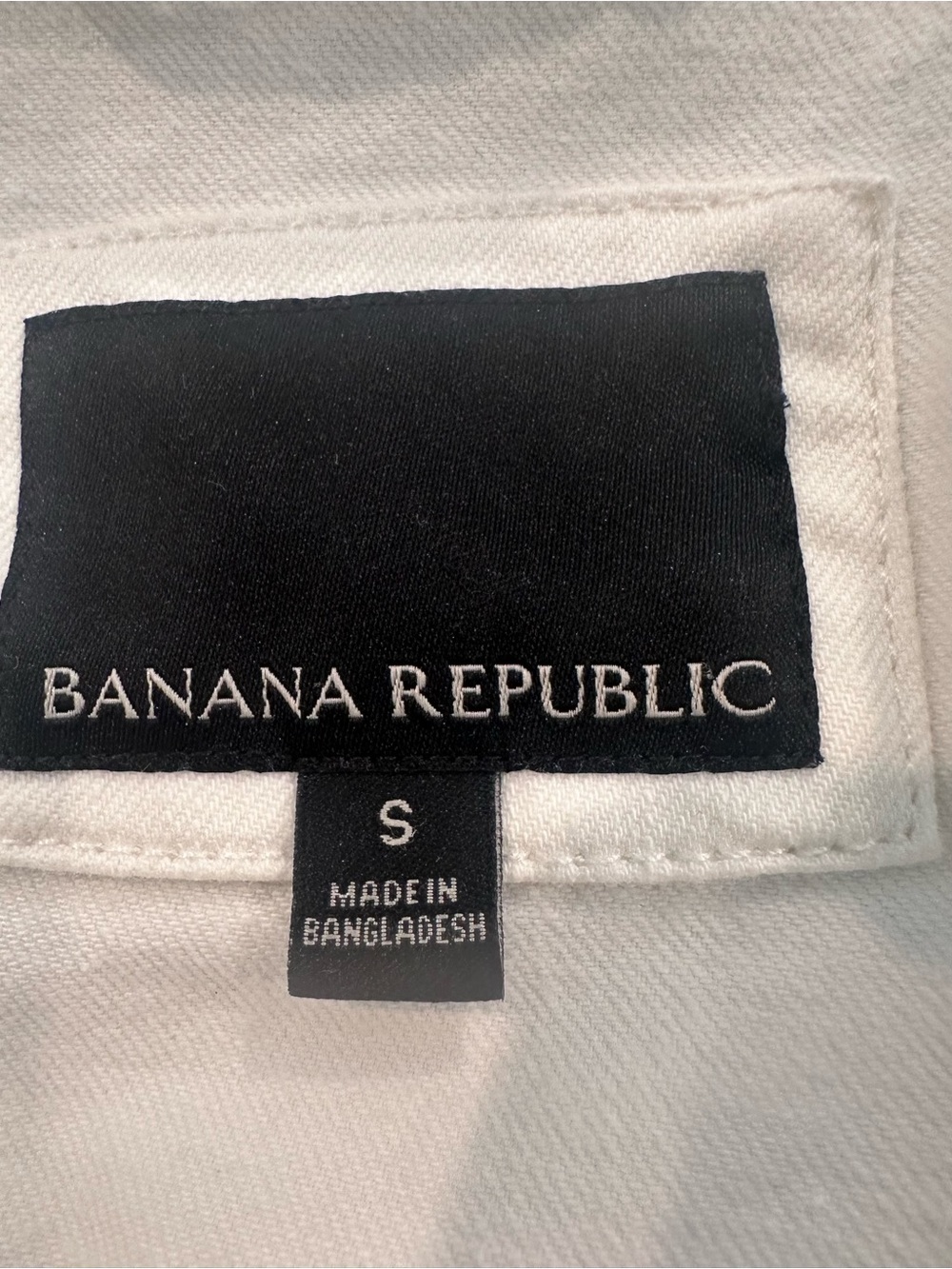 Banana Republic off White Denim Jacket - Classic Button Front. Size Small. - Picture 2 of 7